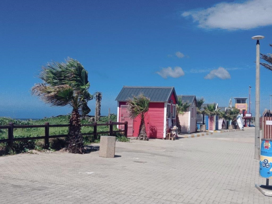 6 Bedroom Property for Sale in Wavecrest Eastern Cape